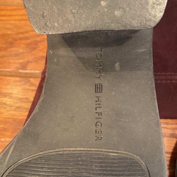 Tommy Hilfiger Wedge-Heeled PURPLE SUEDE Zip-Back Boots - Picture 8 of 10